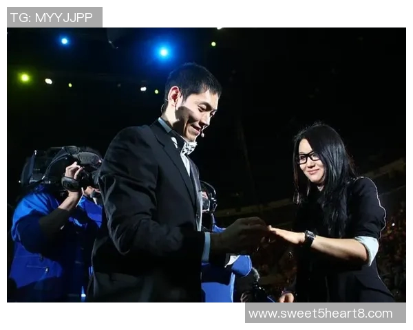 张庆鹏：从篮球场上的传奇到人生舞台的多重角色探索